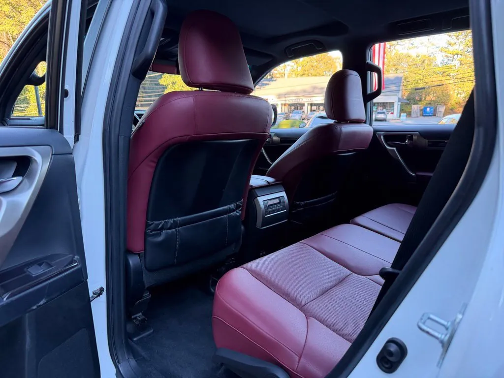 Lexus GX photo 31
