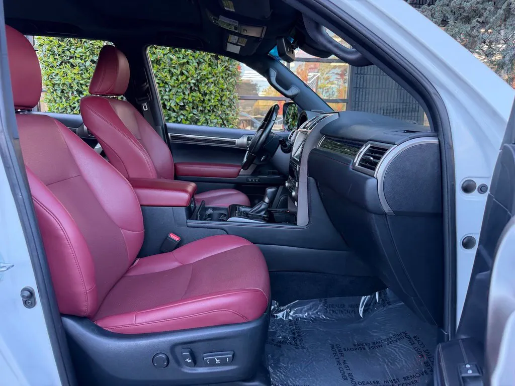 Lexus GX photo 34