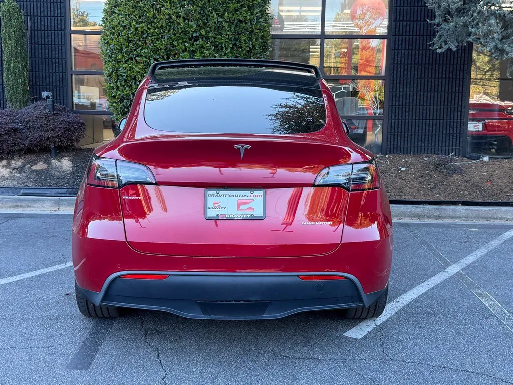 Tesla Model Y photo 14
