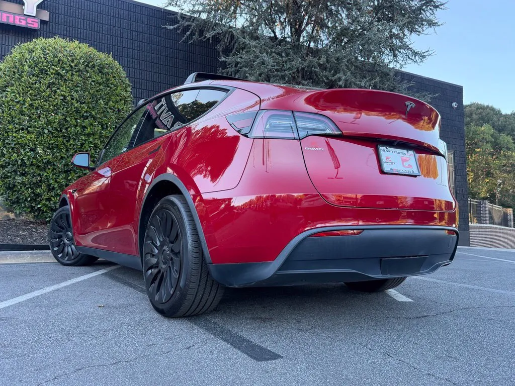 Tesla Model Y photo 20