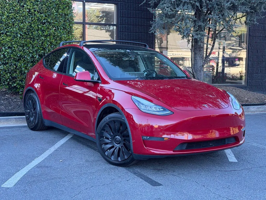 Tesla Model Y photo 7
