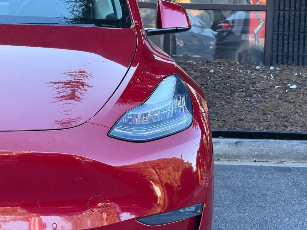 Tesla Model Y photo 6