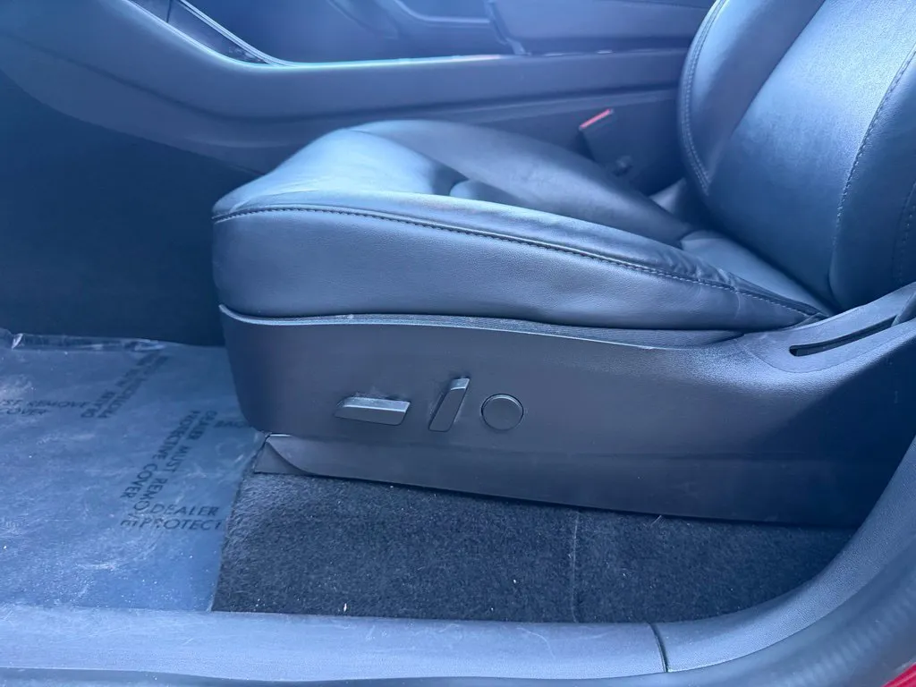 Tesla Model Y photo 27