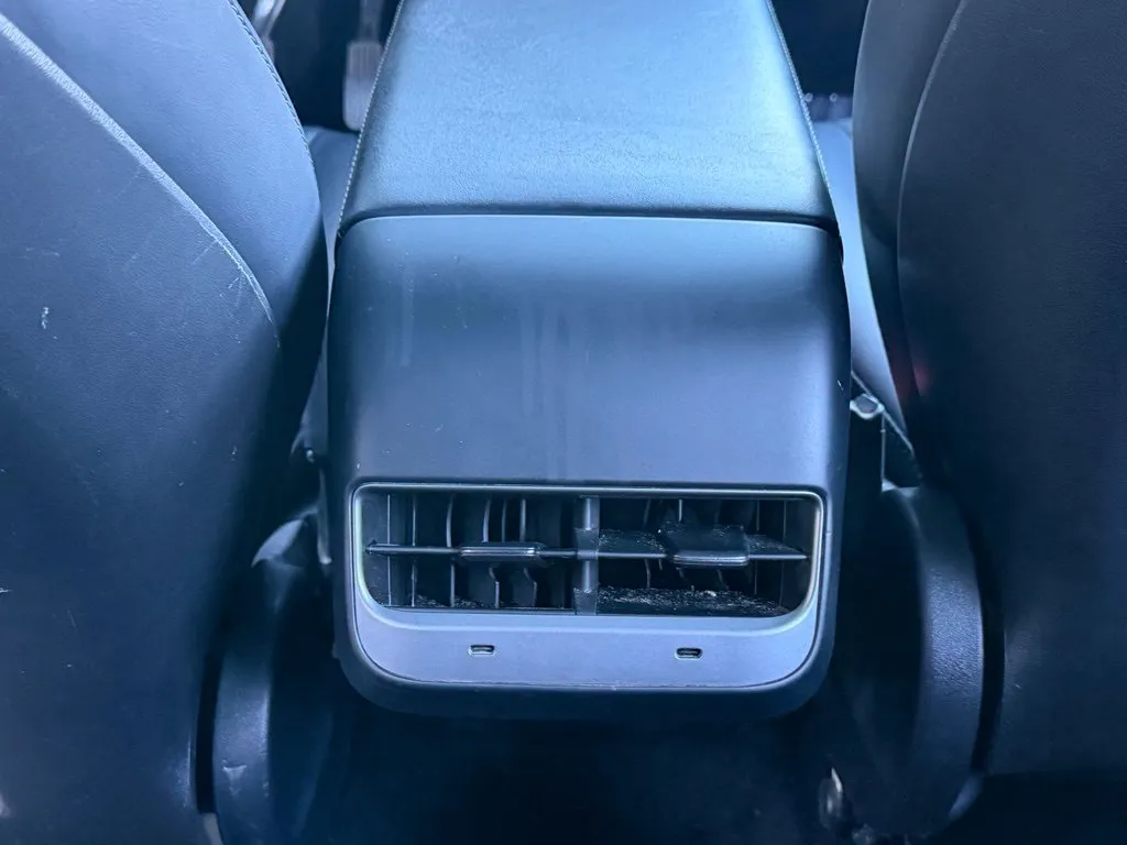 Tesla Model Y photo 49
