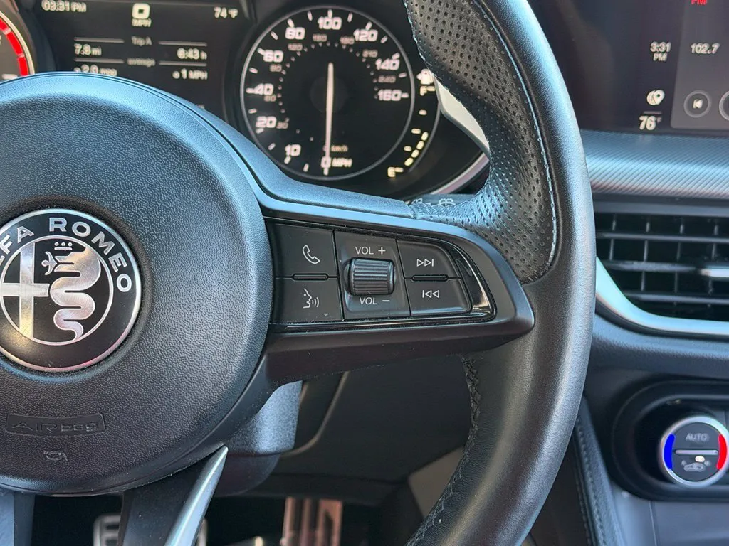 Alfa Romeo Stelvio photo 49