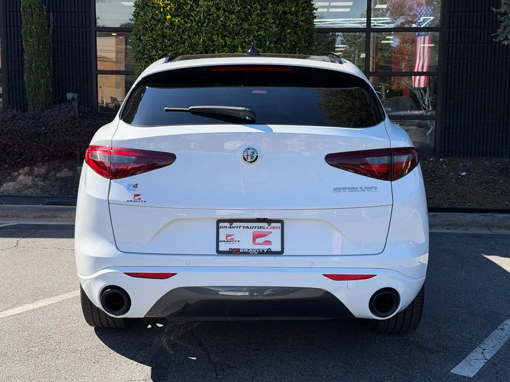 Alfa Romeo Stelvio photo 17