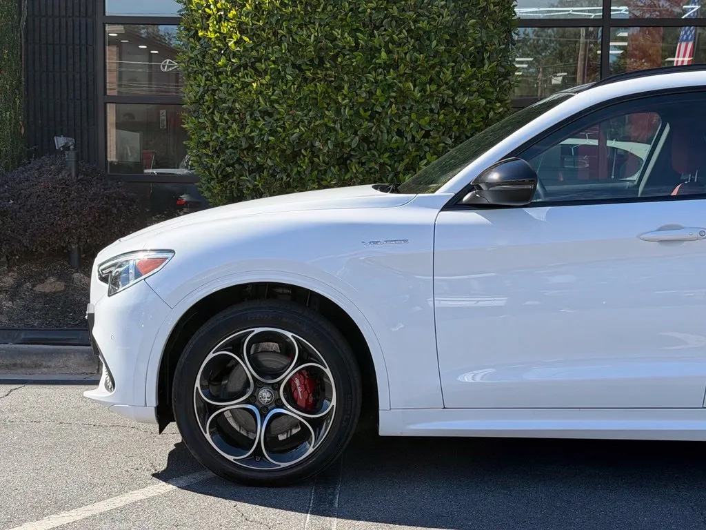 Alfa Romeo Stelvio photo 10