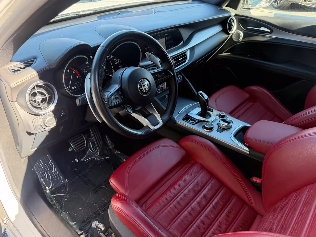 Alfa Romeo Stelvio photo 27
