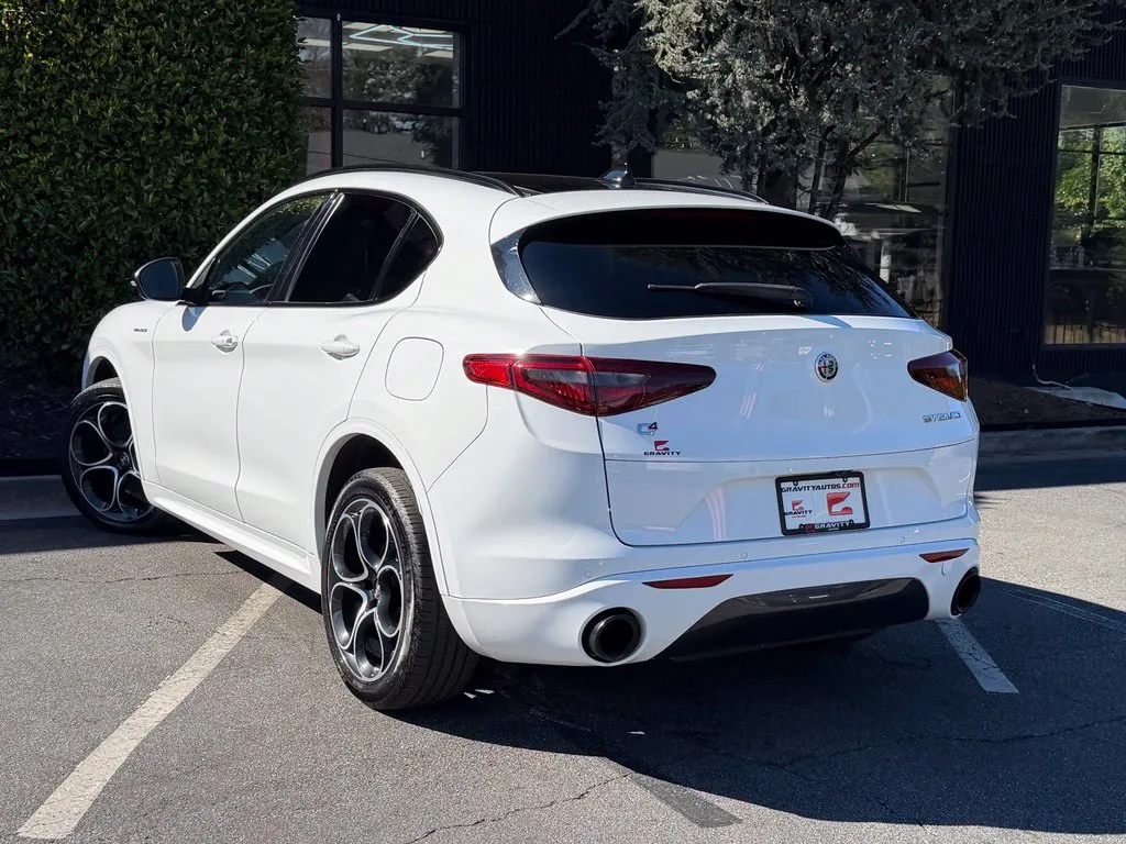 Alfa Romeo Stelvio photo 22