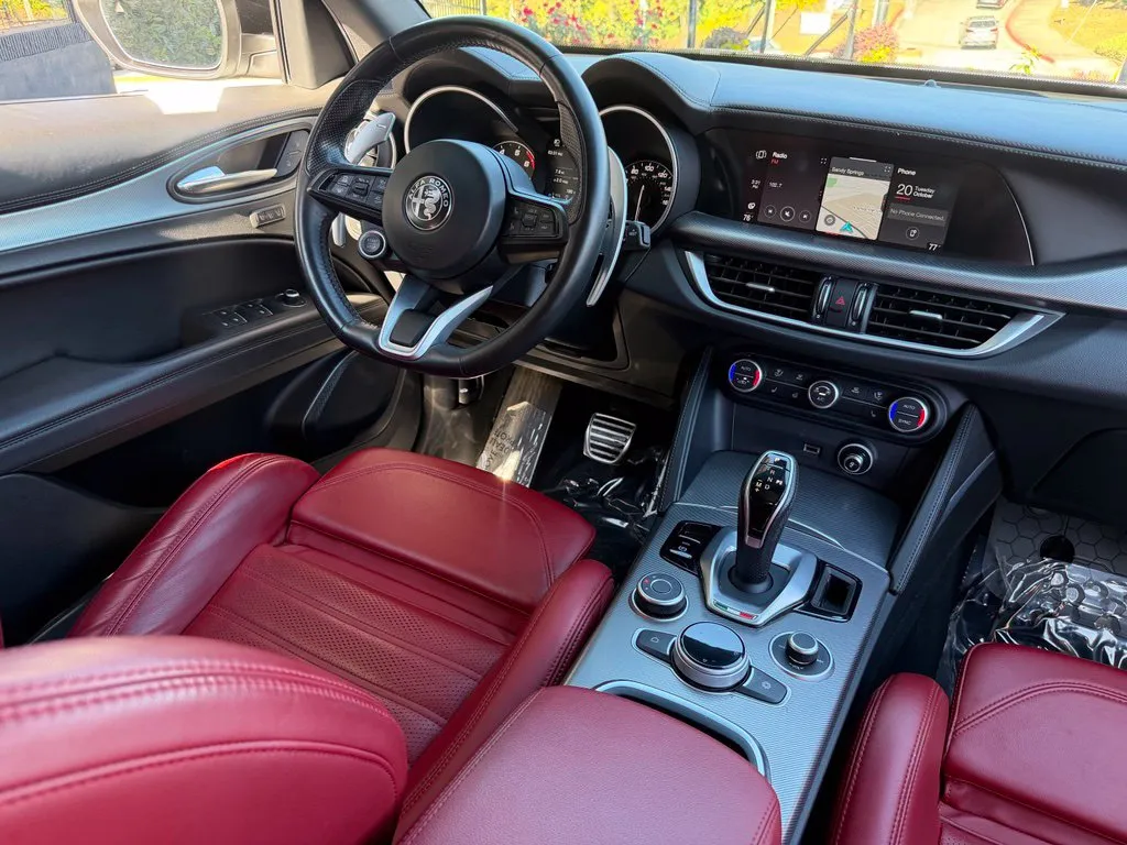 Alfa Romeo Stelvio photo 45