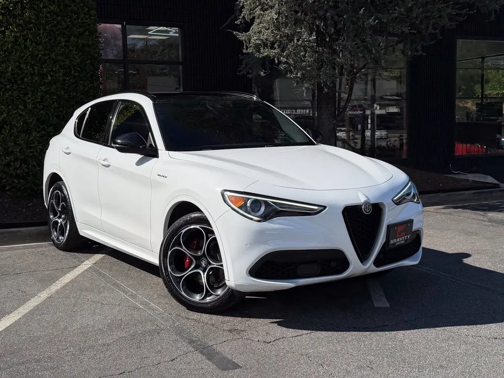 Alfa Romeo Stelvio photo 7