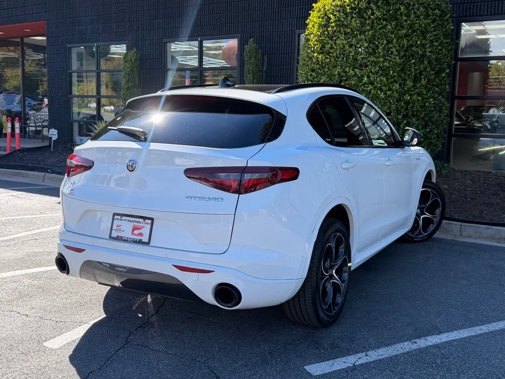 Alfa Romeo Stelvio photo 15