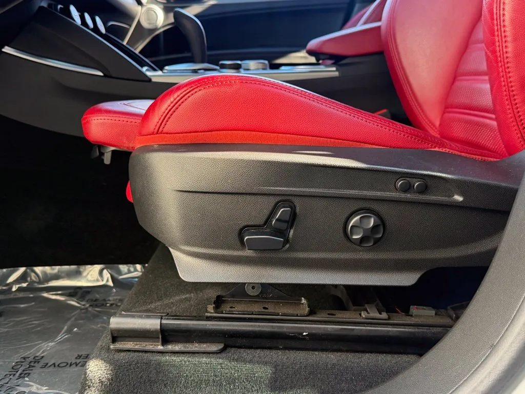Alfa Romeo Stelvio photo 30