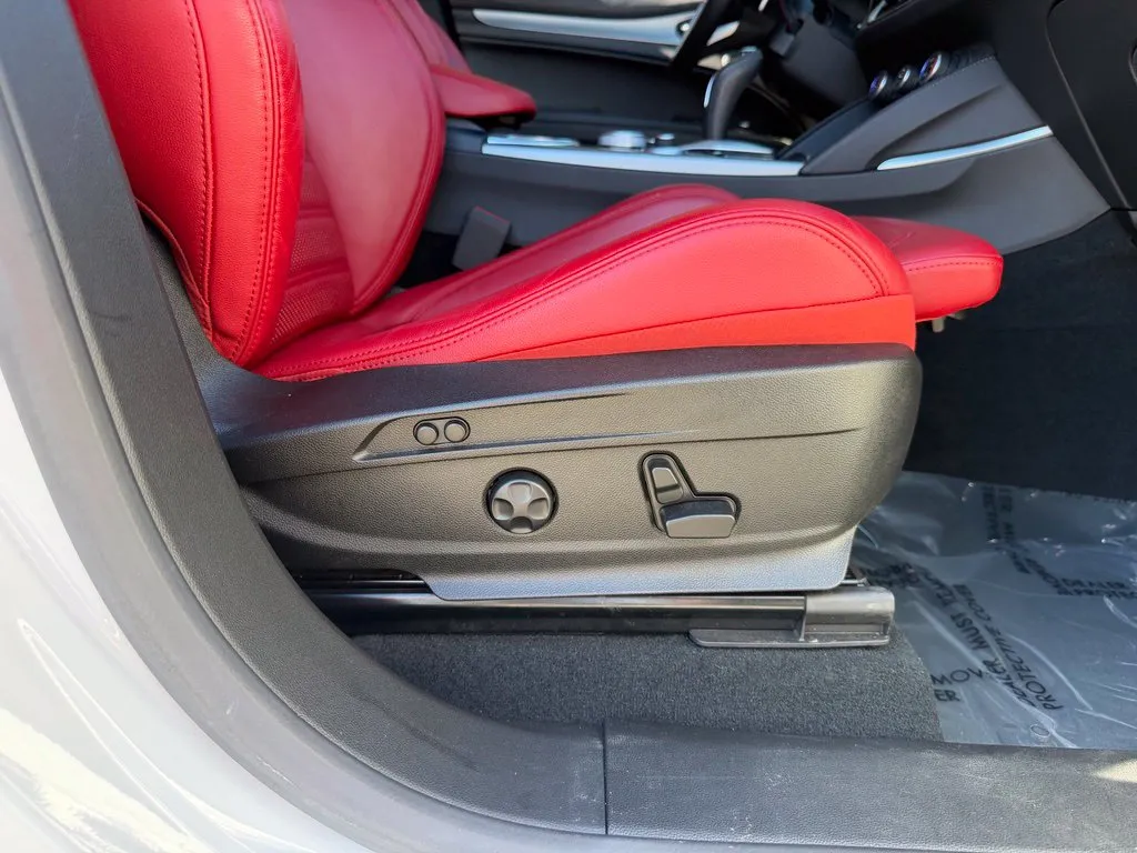 Alfa Romeo Stelvio photo 39
