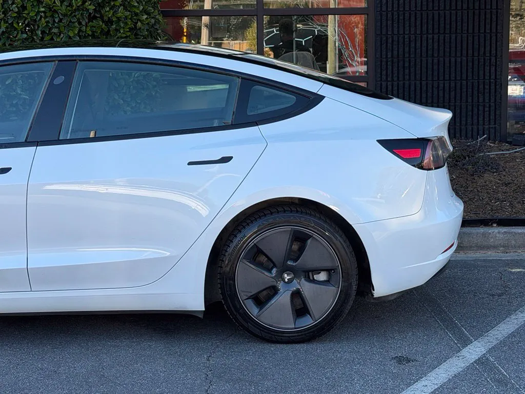 Tesla Model 3 photo 11