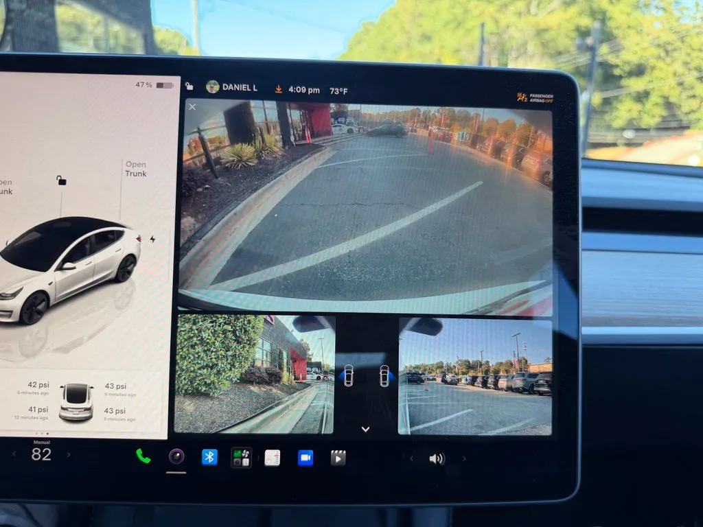 Tesla Model 3 photo 51