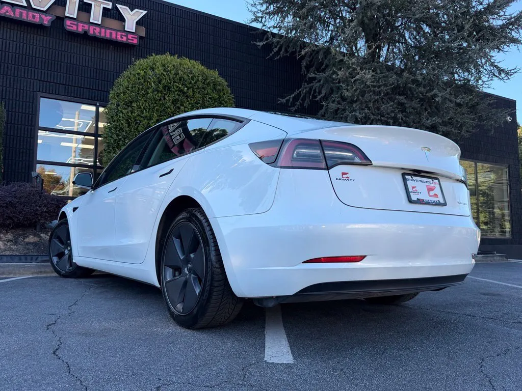 Tesla Model 3 photo 20