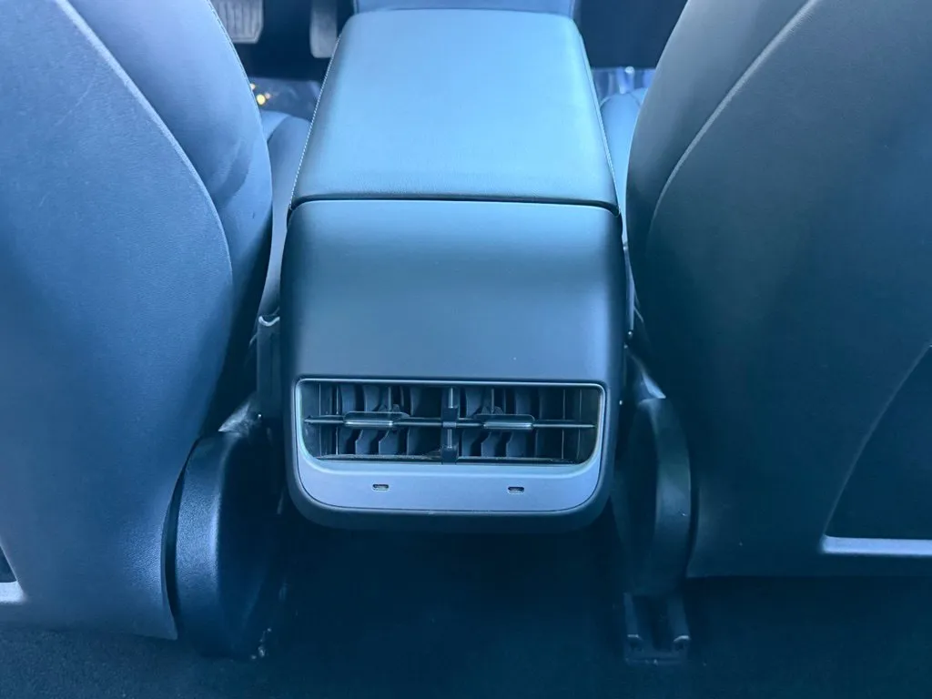 Tesla Model 3 photo 49