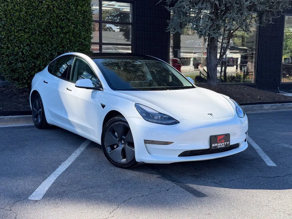 Tesla Model 3 photo 7