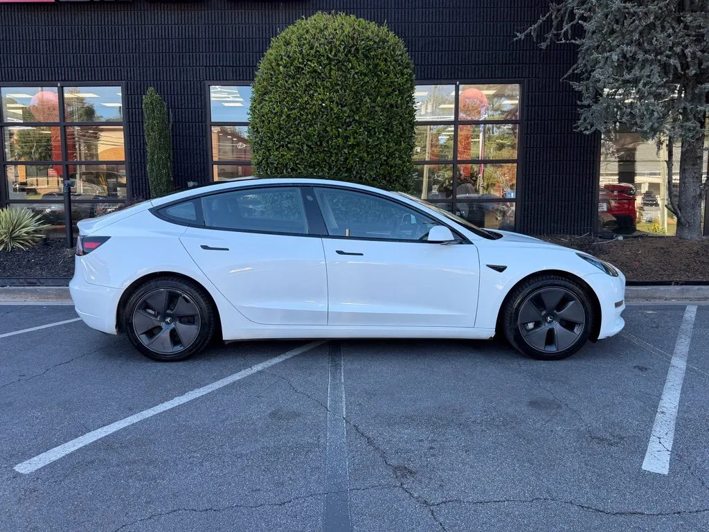 Tesla Model 3 photo 21