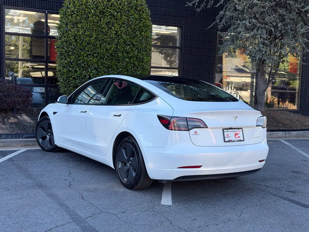 Tesla Model 3 photo 19