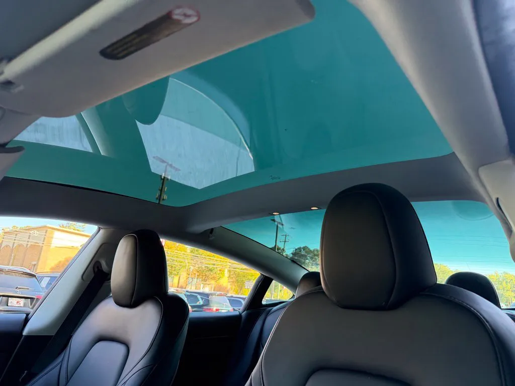 Tesla Model 3 photo 50