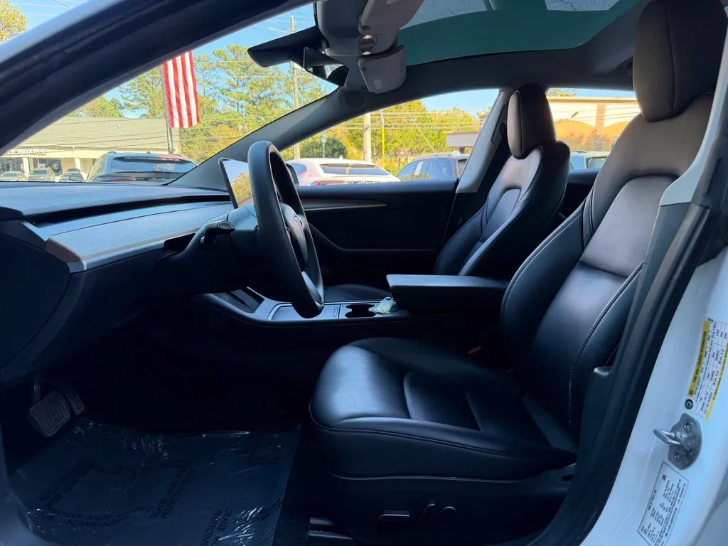 Tesla Model 3 photo 25