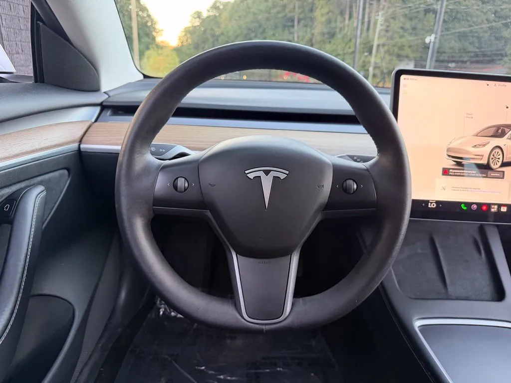 Tesla Model 3 photo 41