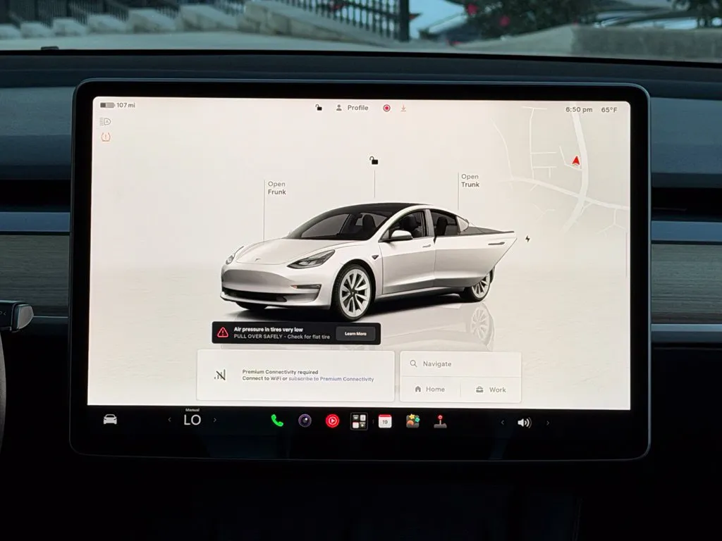 Tesla Model 3 photo 44