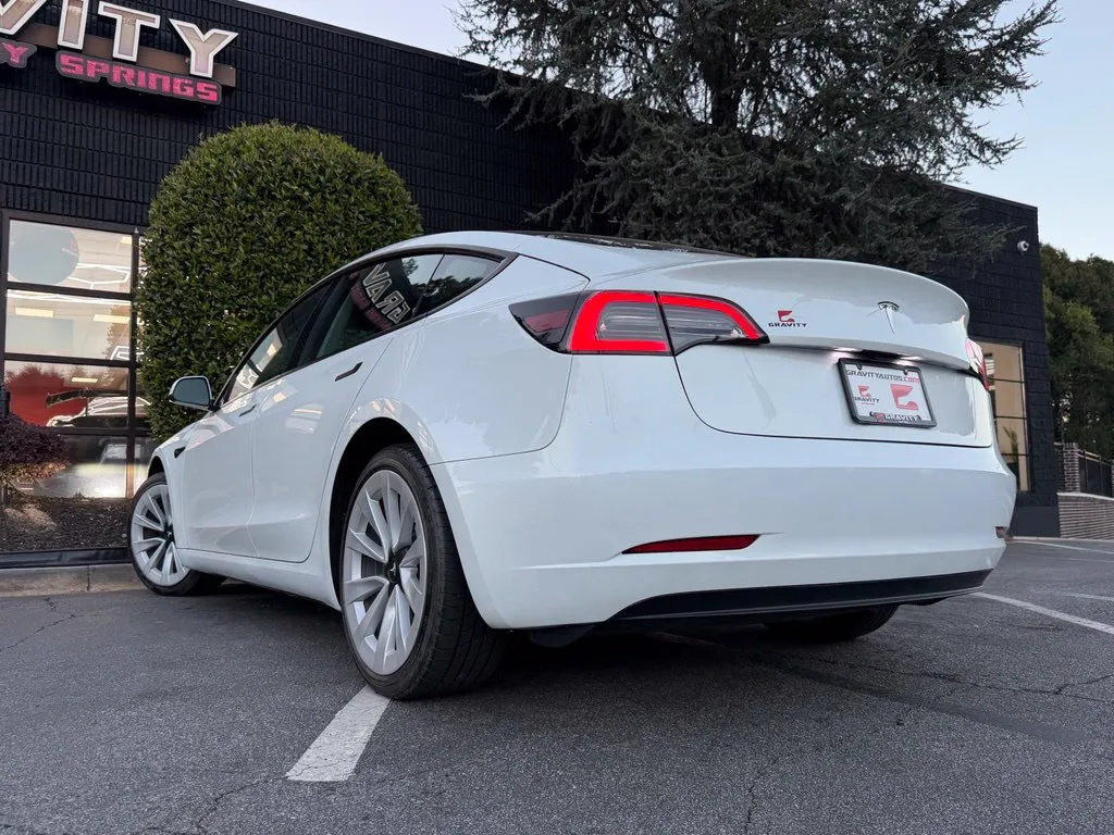 Tesla Model 3 photo 19