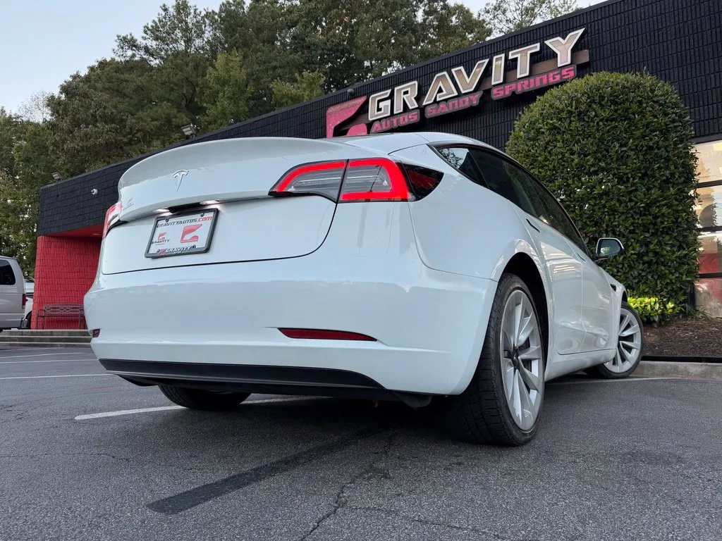 Tesla Model 3 photo 13