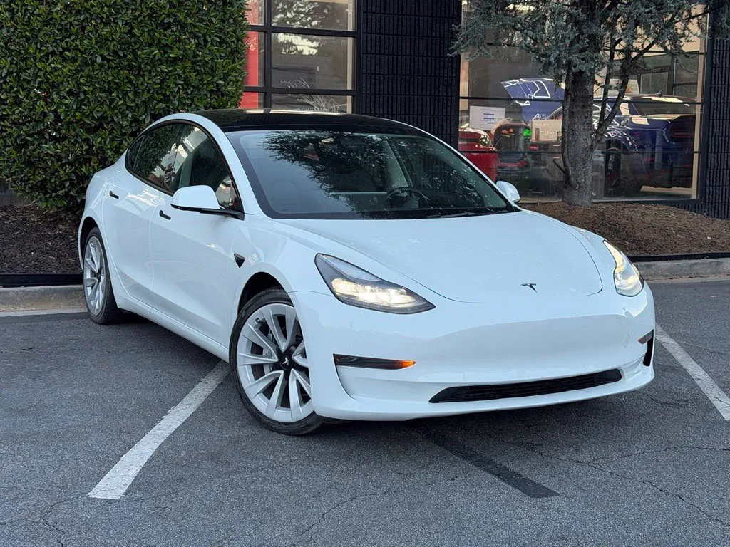 Tesla Model 3 photo 7