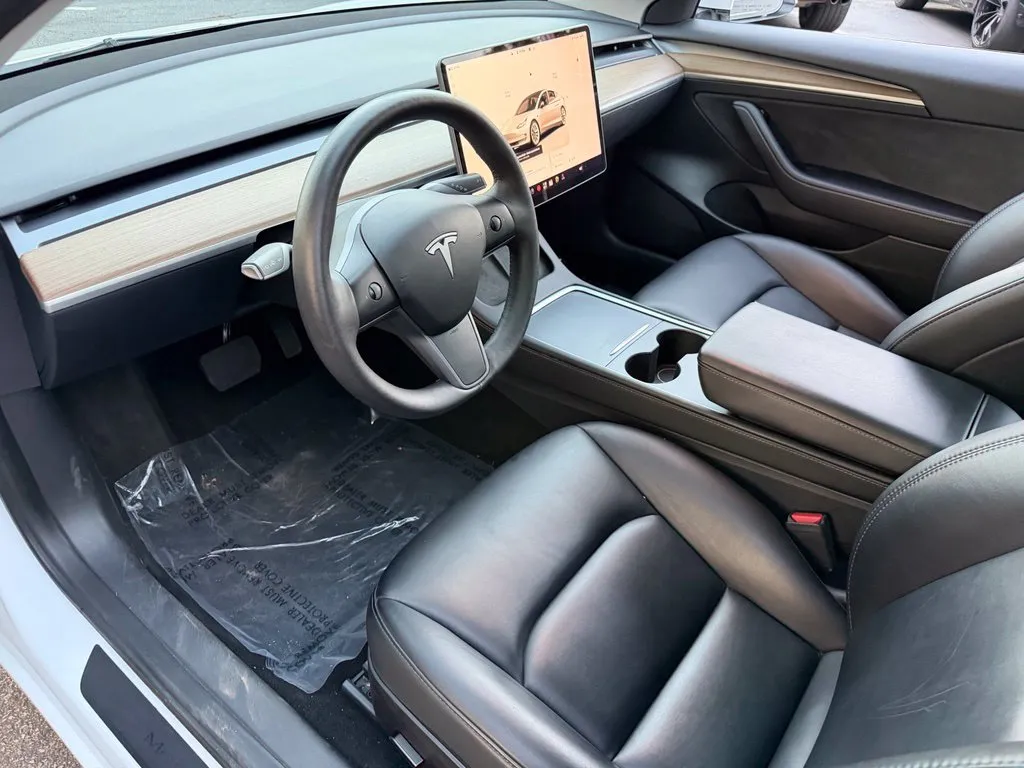 Tesla Model 3 photo 23