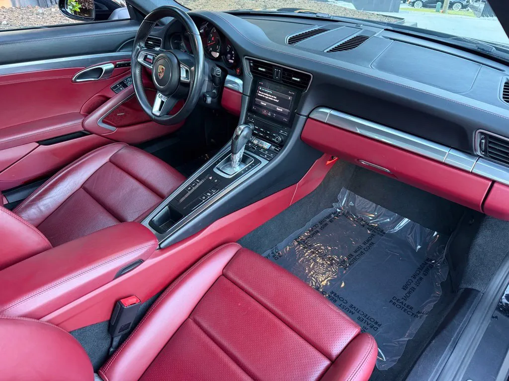 Porsche 911 photo 31