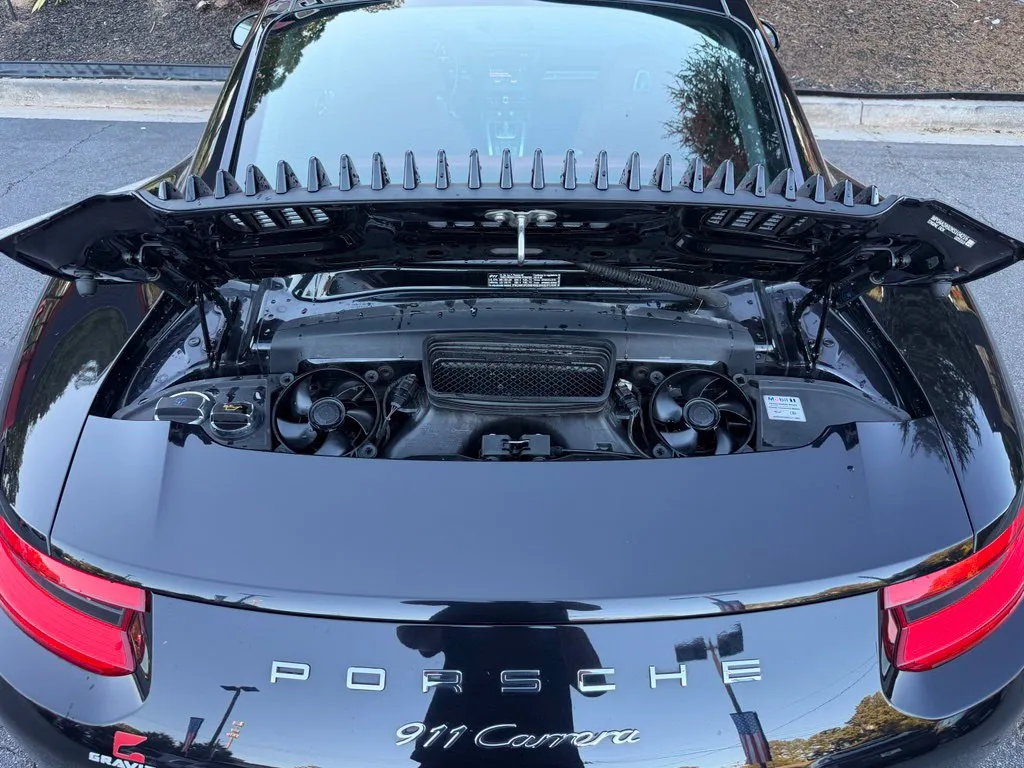 Porsche 911 photo 17