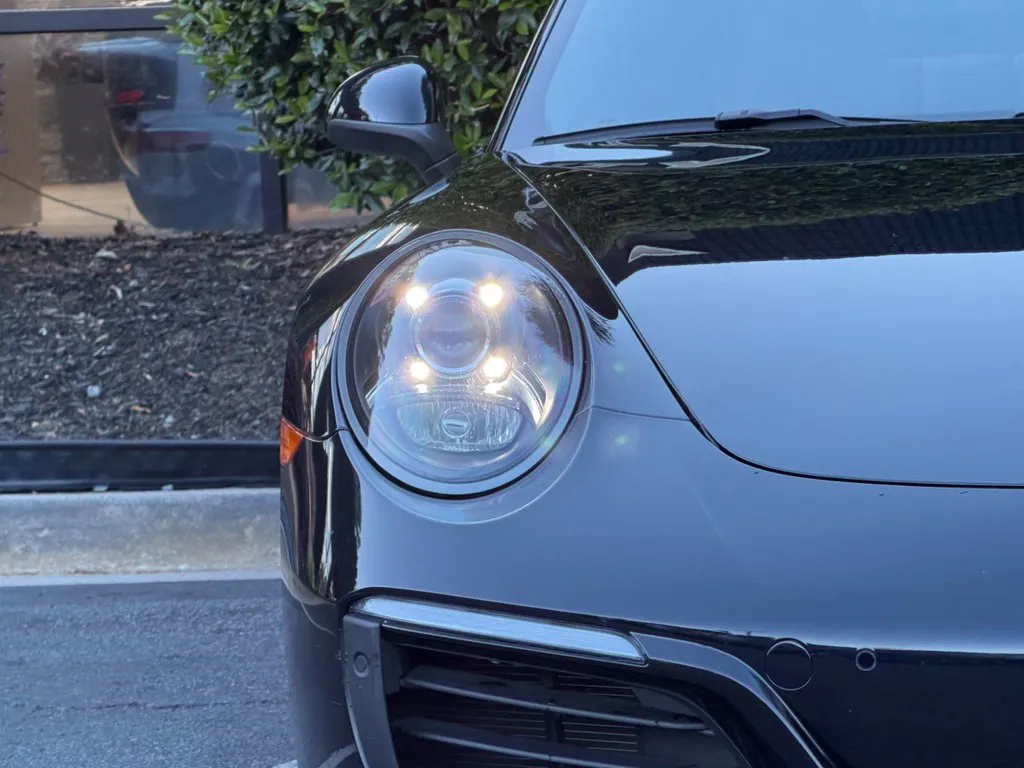 Porsche 911 photo 4