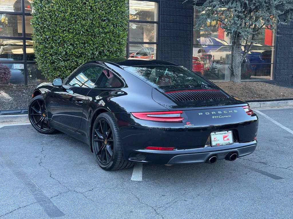 Porsche 911 photo 18