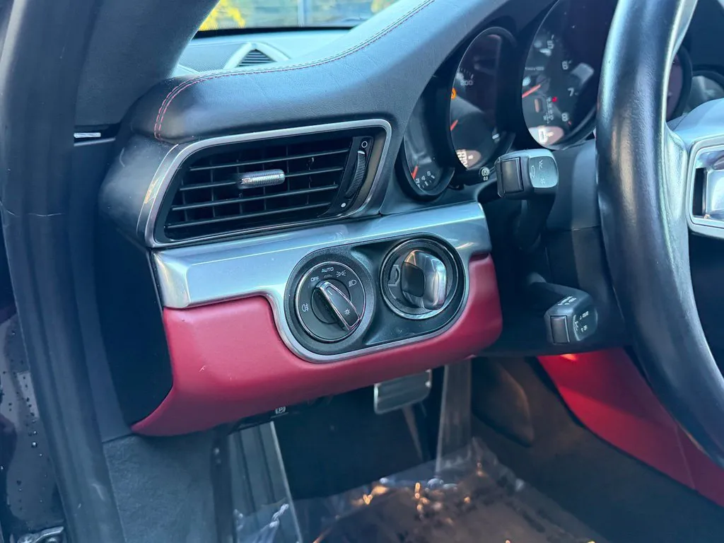 Porsche 911 photo 27
