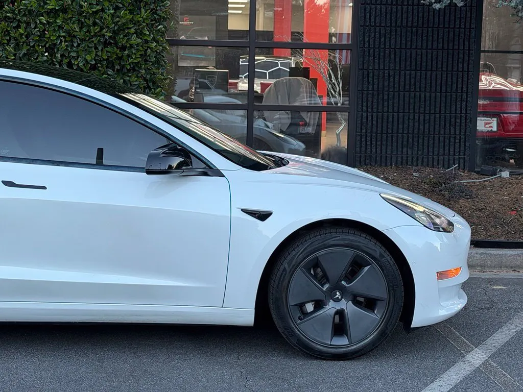 Tesla Model 3 photo 22