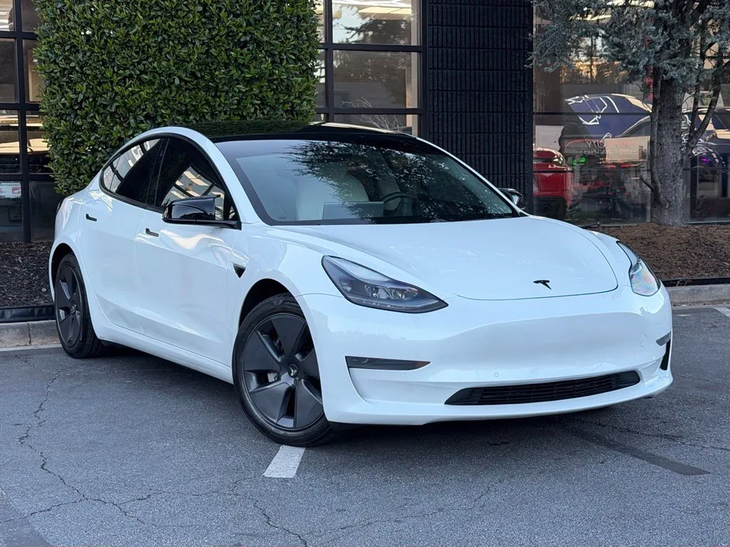 Tesla Model 3 photo 7