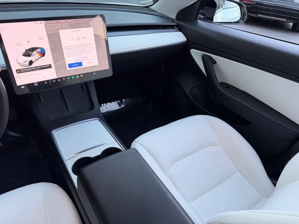 Tesla Model 3 photo 41