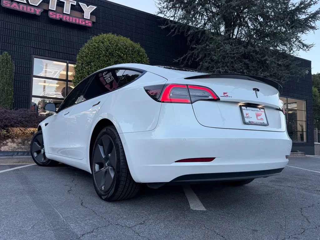Tesla Model 3 photo 19
