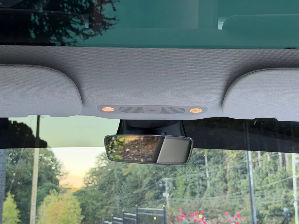 Tesla Model 3 photo 47