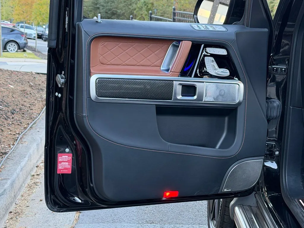 Mercedes-Benz G-Class photo 28
