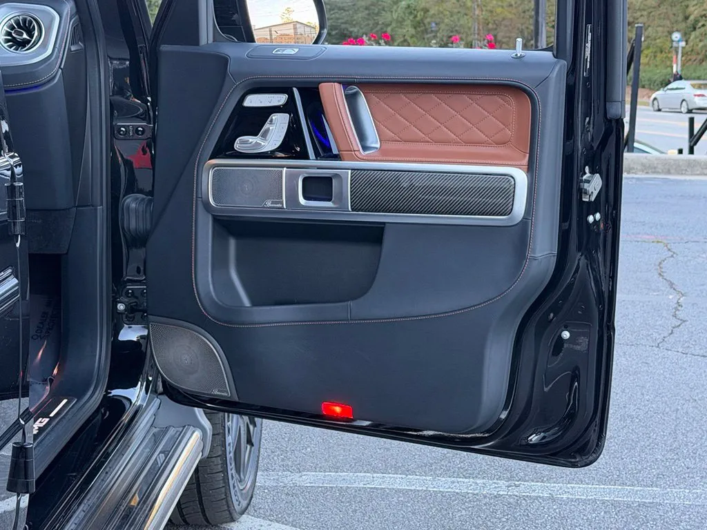 Mercedes-Benz G-Class photo 35