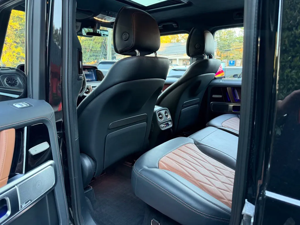Mercedes-Benz G-Class photo 30