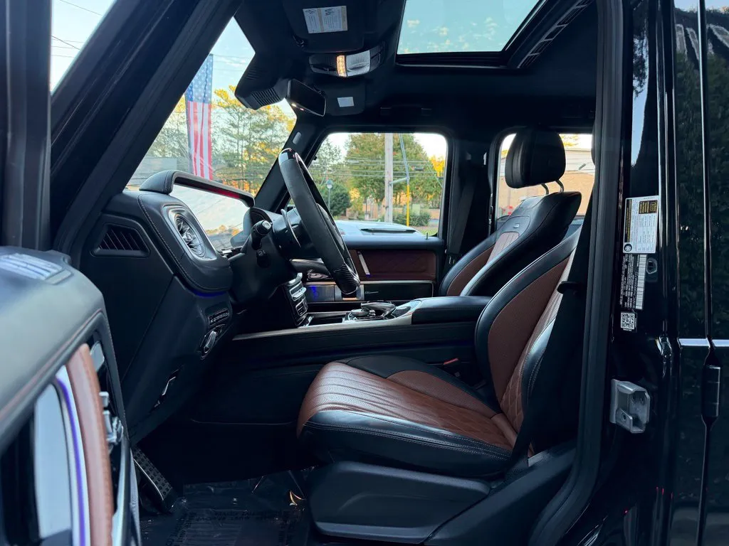 Mercedes-Benz G-Class photo 25