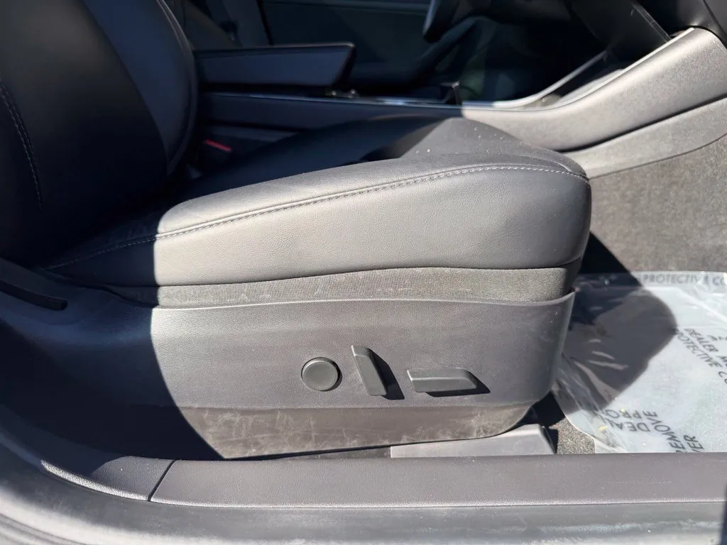 Tesla Model 3 photo 35
