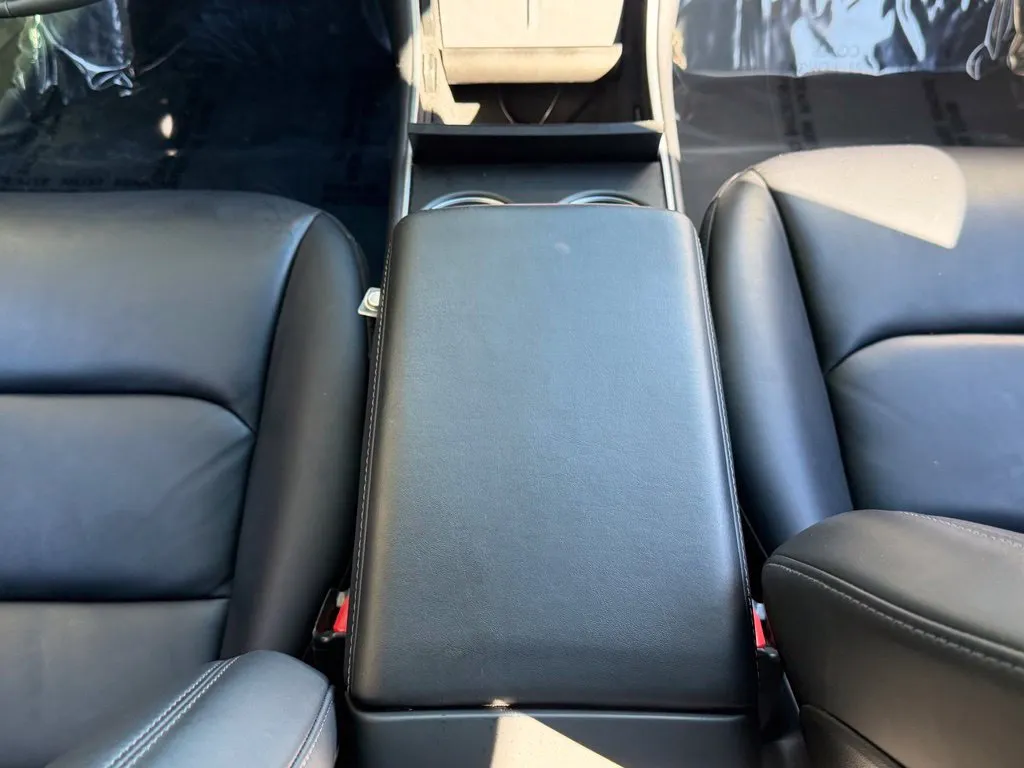 Tesla Model 3 photo 47