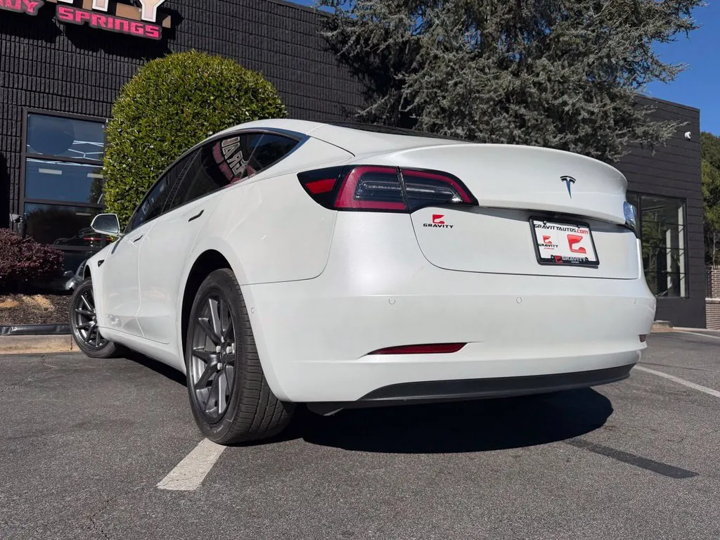 Tesla Model 3 photo 20